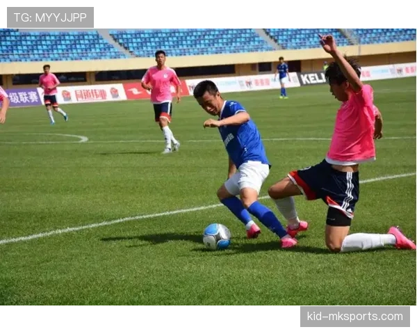 终场哨响时足球规则对比赛中断与判罚的具体规定解析